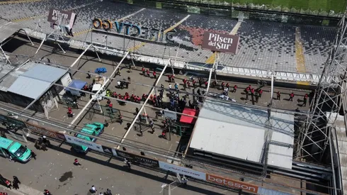 “Los que no lo entienden que no vayan más al estadio, no embarren la cancha, no los queremos”.