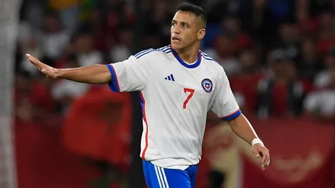 Alexis saca a relucir su currículum tras el penal fallado ante Qatar.