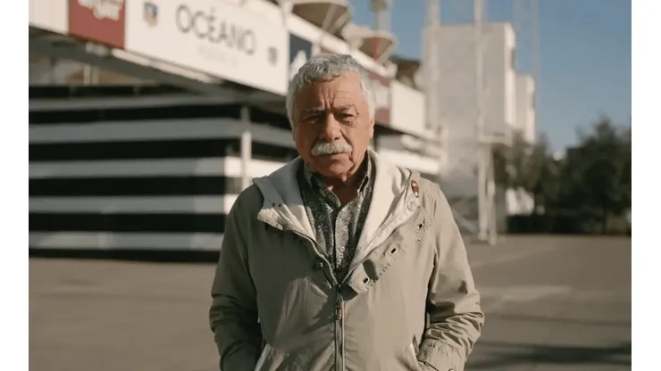 Caszely relata con emoción el gesto del CSD Colo Colo para su estatua.