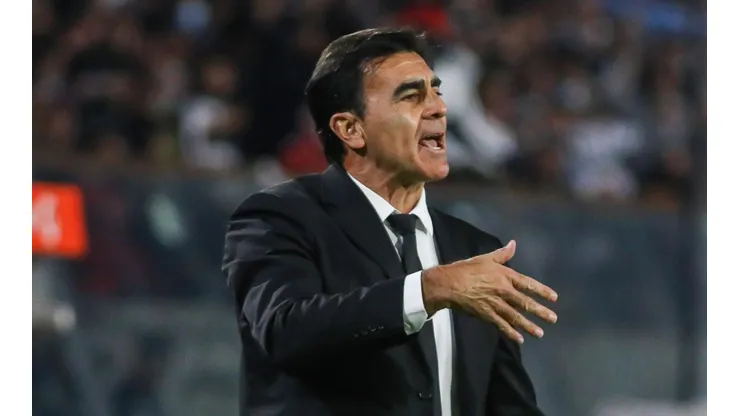Quinteros tiene contrato hasta diciembre del 2023 con Colo Colo.
