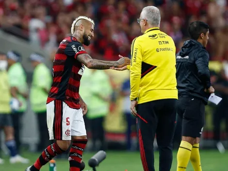 Valdivia se chorea con el DT de Flamengo por tener a Vidal en la banca