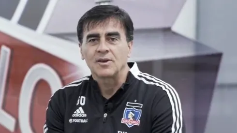 Gustavo Quinteros tomó las riendas con un importante llamado a los hinchas de Colo Colo