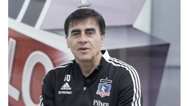 Gustavo Quinteros tomó las riendas con un importante llamado a los hinchas de Colo Colo
