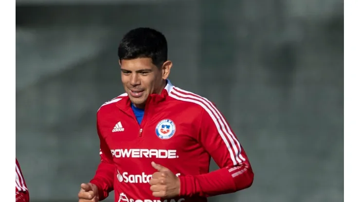 Esteban Pavez quiere mostrar sus credenciales para hacerse un lugar en el mediocampo de Chile
