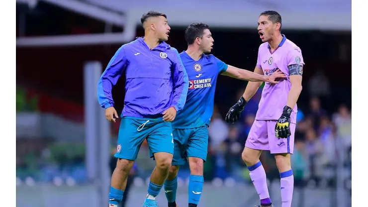 Morales no termina las polémicas en Cruz Azul y casi se va a las manos.