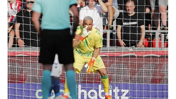 Claudio Bravo asoma como titular en Europa League