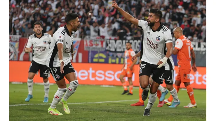 Colo Colo jugando con Cobresal en el primer semestre