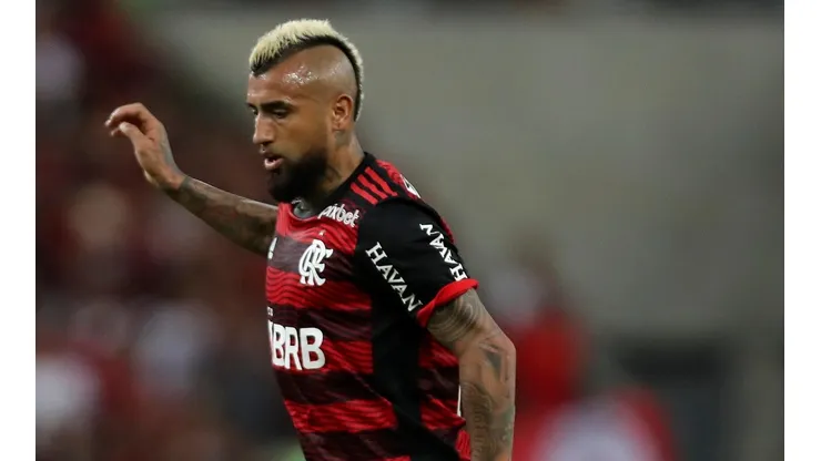 Flamengo con Vidal en cancha desaprovechan acortar distancia en el Brasileirao.