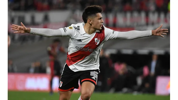 Pablo Solari busca recuperarse a tiempo para el Superclásico