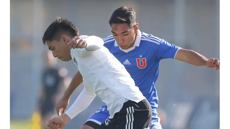 La Sub 21 de Colo Colo cayó ante la U y abandonó la cima del Clausura.