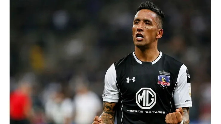Lucas Barrios anunció su retiro del fútbol