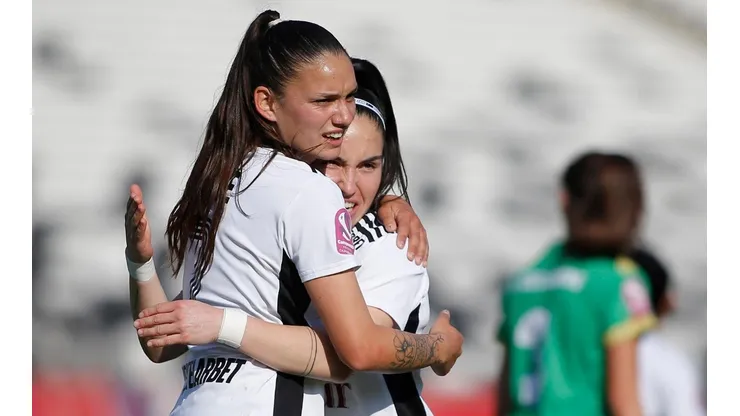 Colo Colo Fem saca chapa de candidato por el título con goleada frente al Audax.