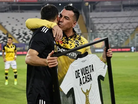 Esteban Paredes da luces de su despedida en el Estadio Monumental