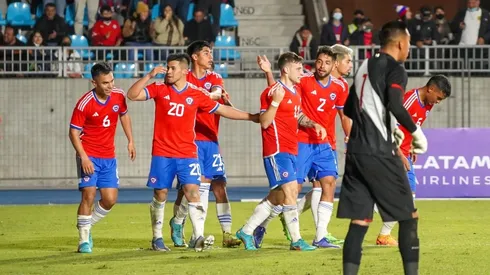Chile vence a Perú con gran actuación de los jugadores de Colo Colo