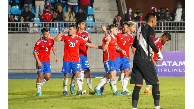Chile vence a Perú con gran actuación de los jugadores de Colo Colo