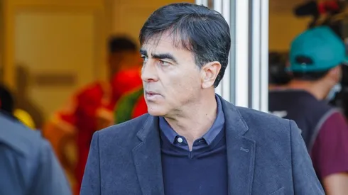 El viaje de Gustavo Quinteros no gustó en Rodrigo Herrera