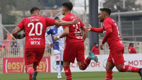 Curicó Unido es el principal escolta de Colo Colo en el torneo