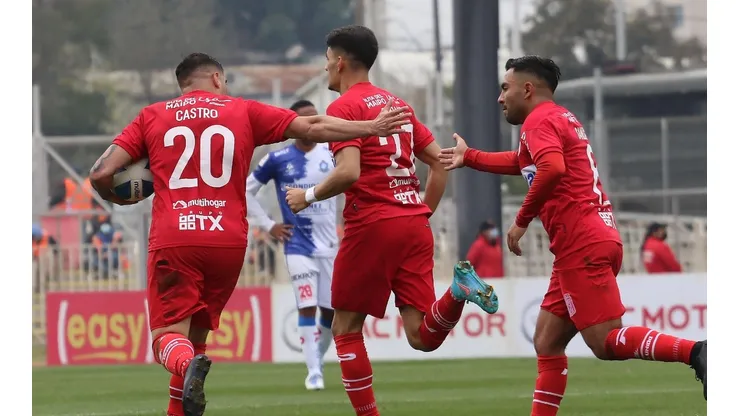 Curicó Unido es el principal escolta de Colo Colo en el torneo