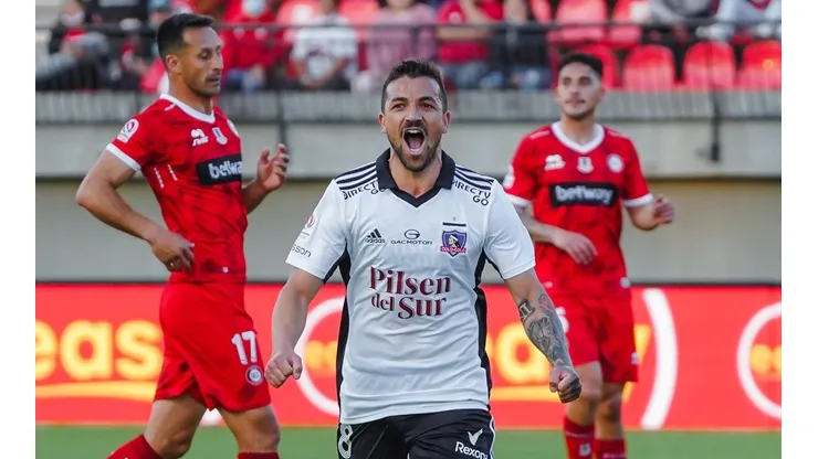 Gabriel Costa puso en ventaja a Colo Colo desde los doce pasos.