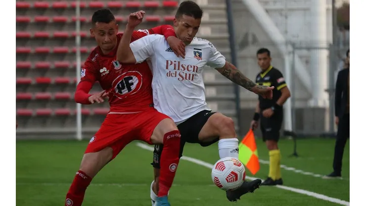 Colo Colo goleó a Calera en la primera rueda