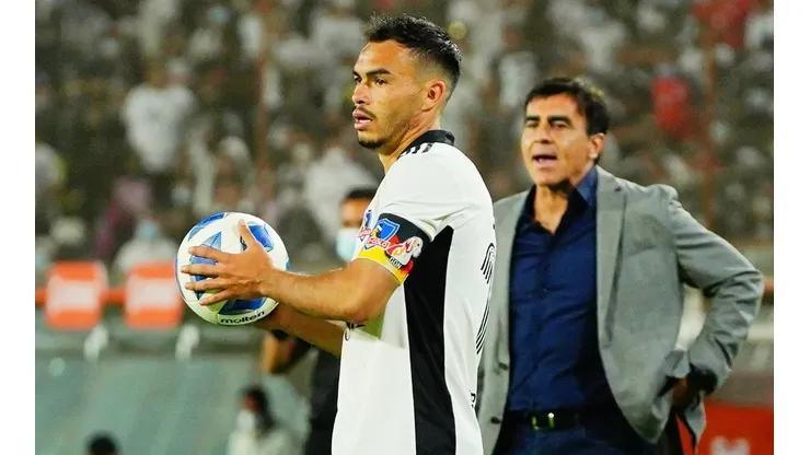 Quinteros deberá variar mucho al equipo si es que Suazo parte.