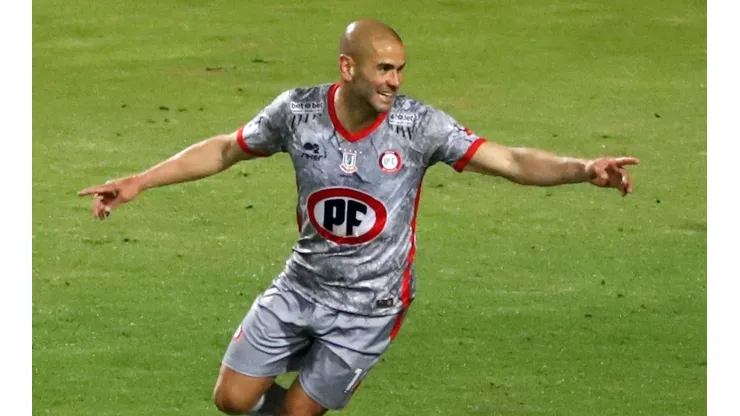 Sacha Saez comenzó a palpitar el partido de este domingo ante Colo Colo.