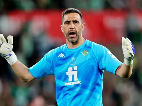 ¡Por fin! Claudio Bravo es citado en el Real Betis