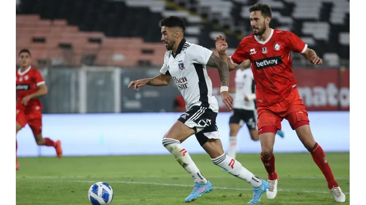 Colo Colo goleó a Calera en la primera rueda