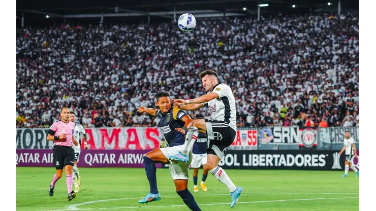 Gustavo Quinteros no puede más de felicidad por el aumento de los aforos.