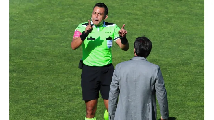 Julio Bascuñán será el encargado de arbitrar el partido entre Colo Colo y Ñublense