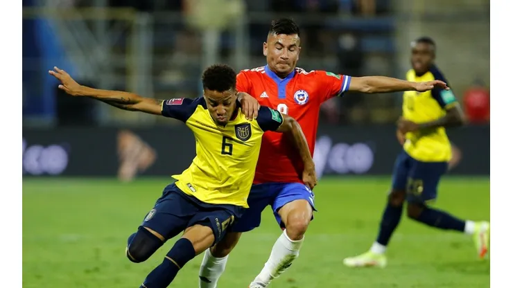 Chile no baja los brazos y presenta denuncia por fraude de Byron Castillo
