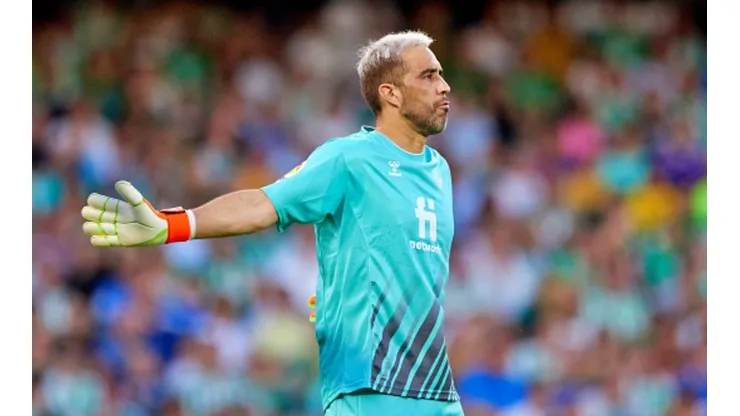 Manuel Pellegrini quiere contar con Claudio Bravo en este 22-23.