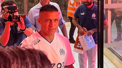 Alexis con su nueva camiseta