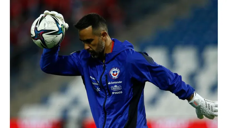 Claudio Bravo todavía no conversa con Eduardo Berizzo.