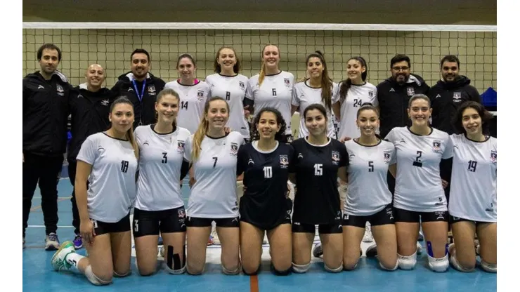 La rama de vóleibol femenino del Club Social y Deportivo Colo Colo se prepara para la Liga A1