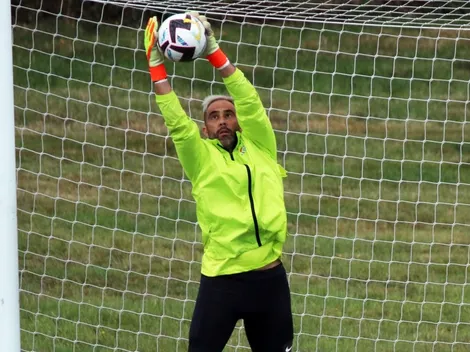 Bravo se luce en el entrenamiento del Betis con soberbios tapadones