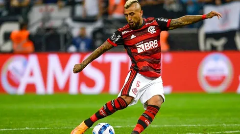 Prensa brasileña queda maravillada con la actuación de Arturo Vidal ante Corinthians.