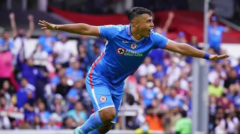 Iván Morales se estrenó en las redes con el Cruz Azul.