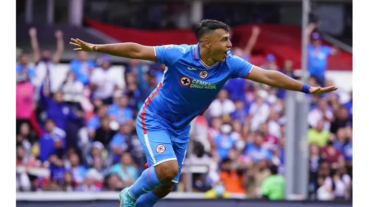 Iván Morales se estrenó en las redes con el Cruz Azul.