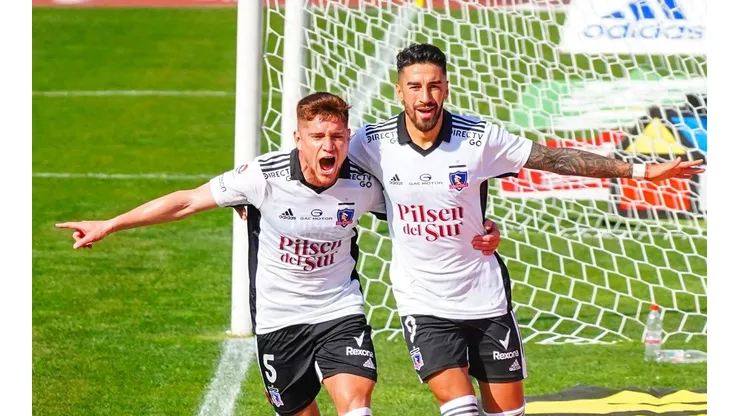 El Cacique tiñó de blanco el Superclásico 192 del fútbol chileno.
