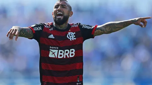 Arturo Vidal sigue ganándose un espacio en el Flamengo