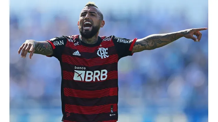 Arturo Vidal sigue ganándose un espacio en el Flamengo