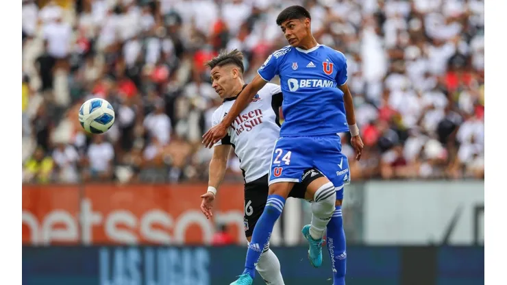 La formación de la U ante Colo Colo