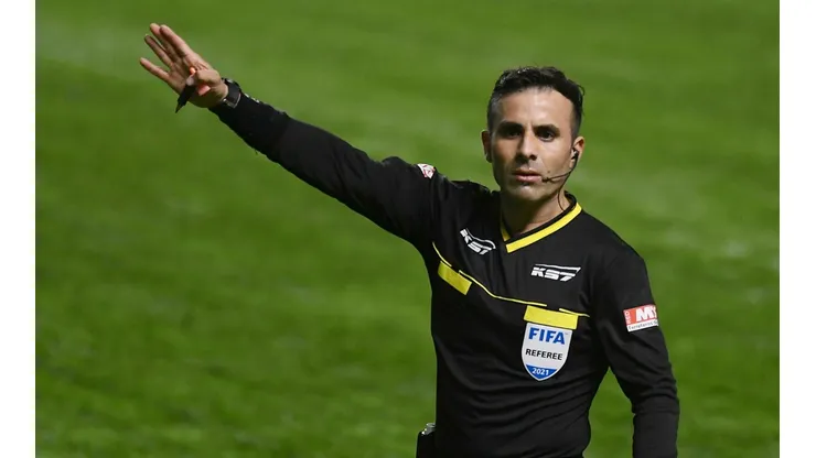 Piero Maza impartirá justicia en el Superclásico de este domingo.