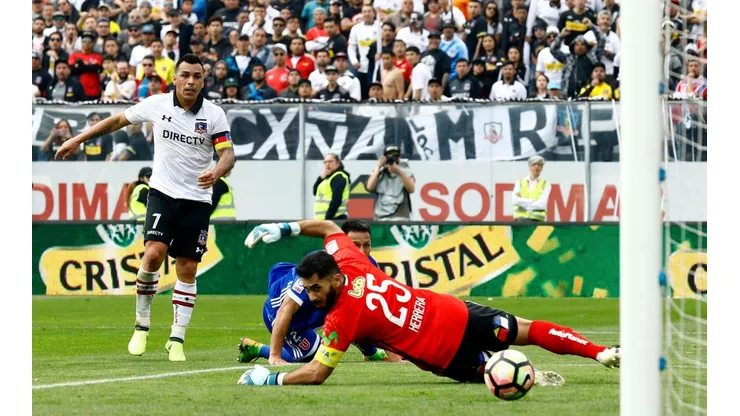 Paredes agrandó su leyenda en Colo Colo anotándole casi siempre a la U