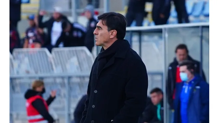 Gustavo Quinteros se acerca a los 100 partidos dirigiendo a Colo Colo