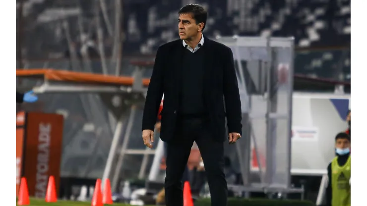 Gustavo Quinteros suma alternativas para el Superclásico
