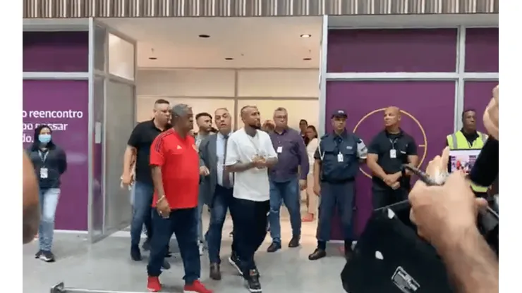 Arturo Vidal ya está en Río de Janeiro para firmar en Flamengo
