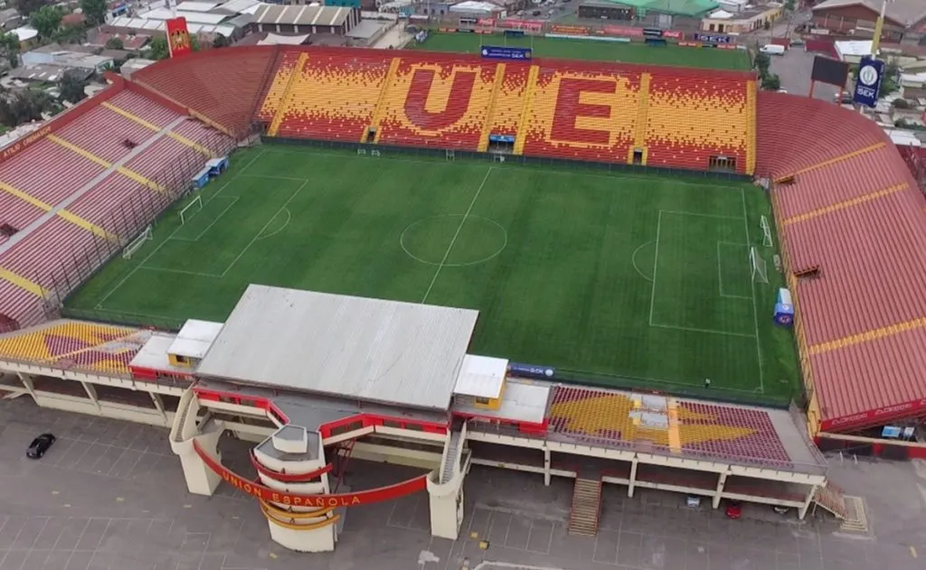 El Santa Laura no cumplía con los estándares de luminaria impuestos por Conmebol