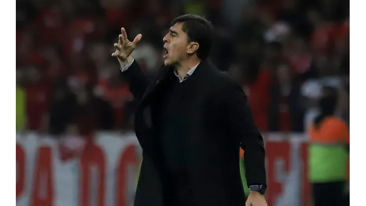 La fuerte autocrítica de Gustavo Quinteros tras la eliminación de Colo Colo.